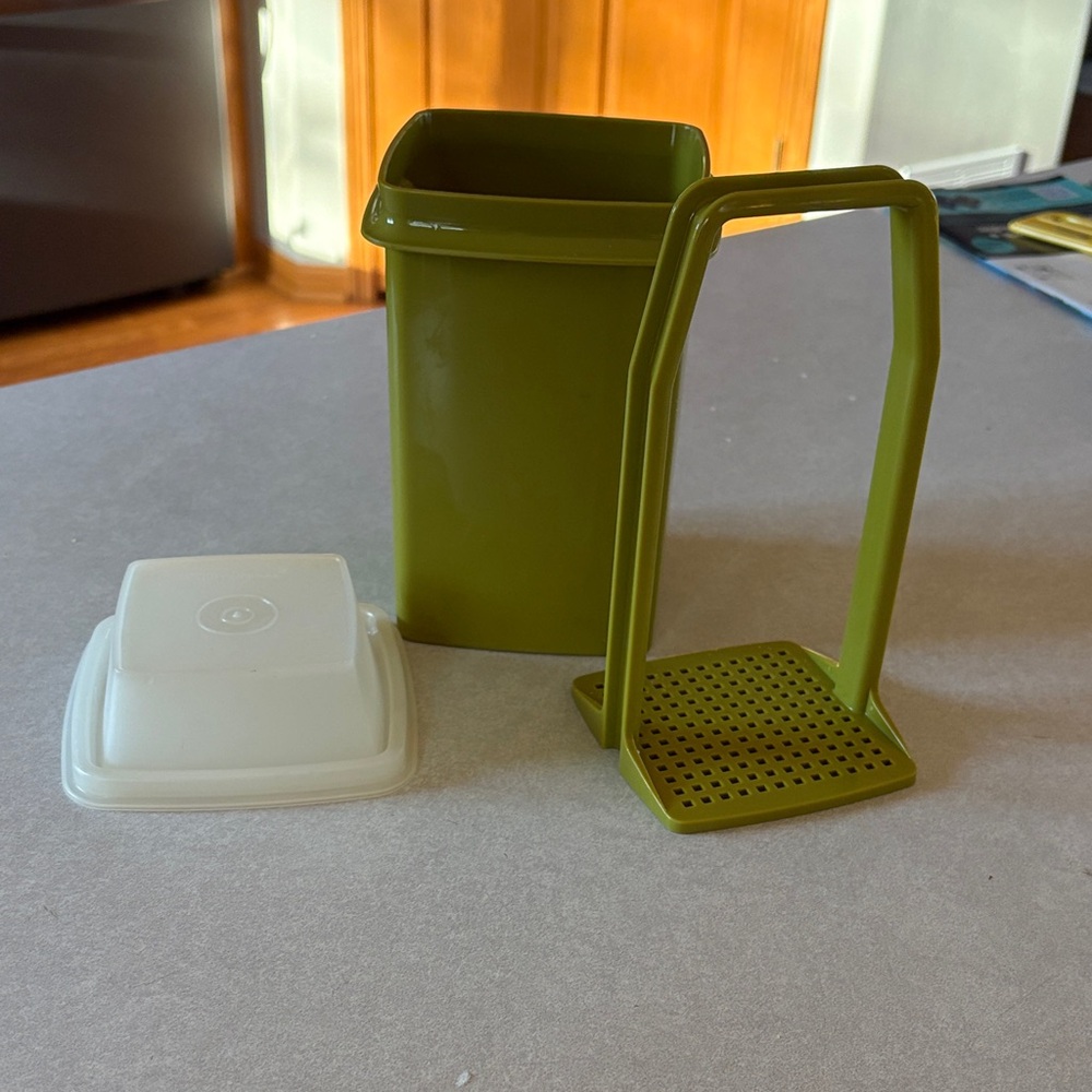 Tupperware Olive Green Pickle Keeper with White Lid